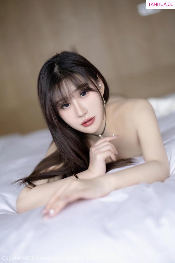 张欣欣 馨沁 [XiuRen]高清写真图 2023.05.12 No.6725 张欣欣 黑丝美腿第61张图片